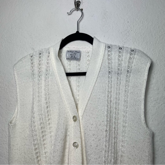 Vintage 1980s College Point Front Pocket Sleeveless Cardigan Vest - Picture 3 of 8